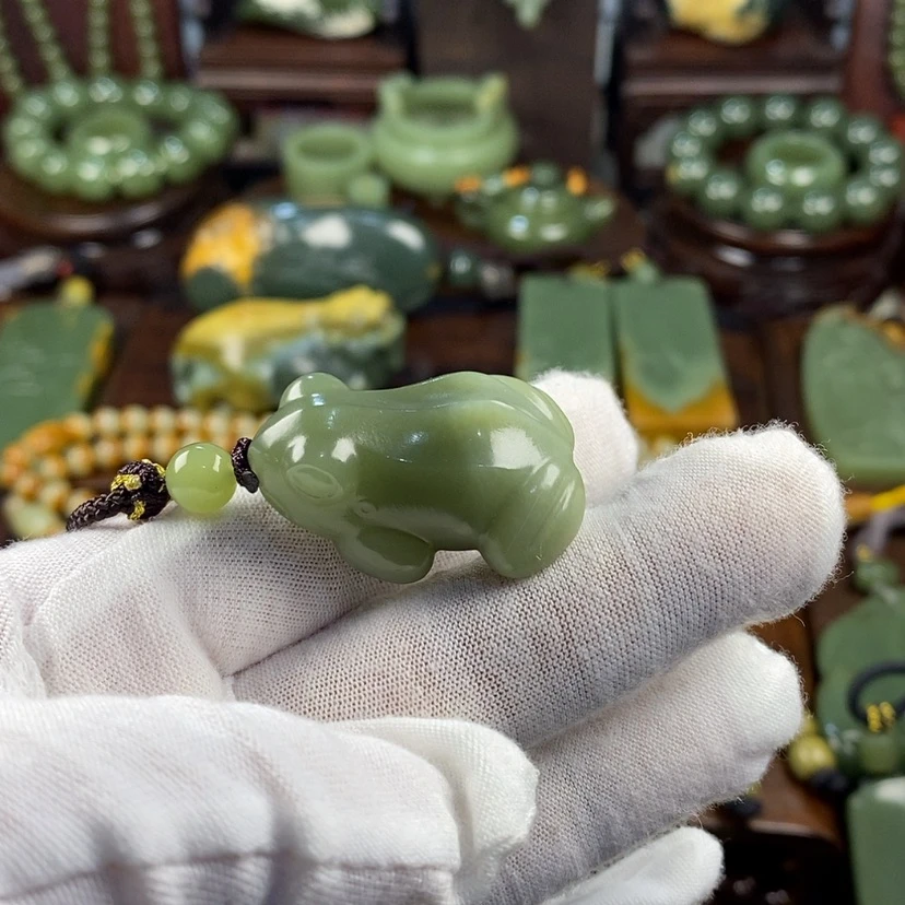 【闪购商品】岫岩老玉（透闪石质玉）颈饰未镶嵌