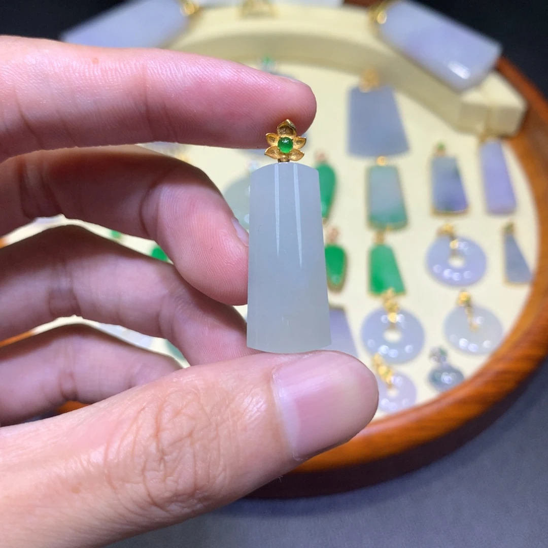 翡翠18K金镶嵌吊坠(不含链)