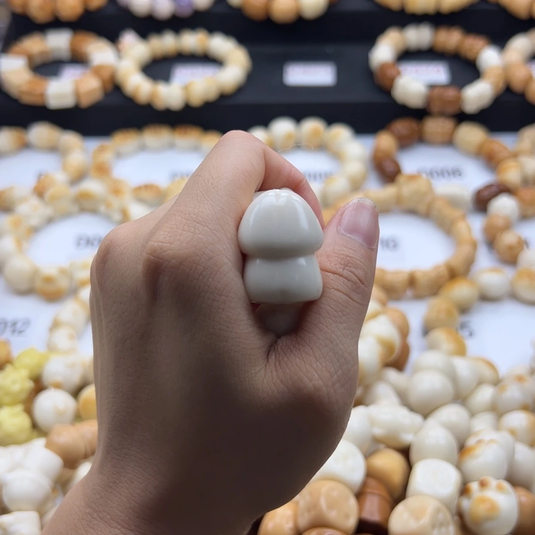 吊坠白玉菩提罐**奶烤腮红和头顶30卡的