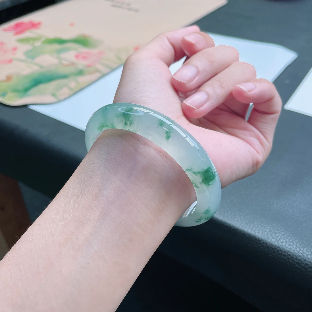 缅甸天然A货冰种飘花55-56圈口正圈翡翠手镯