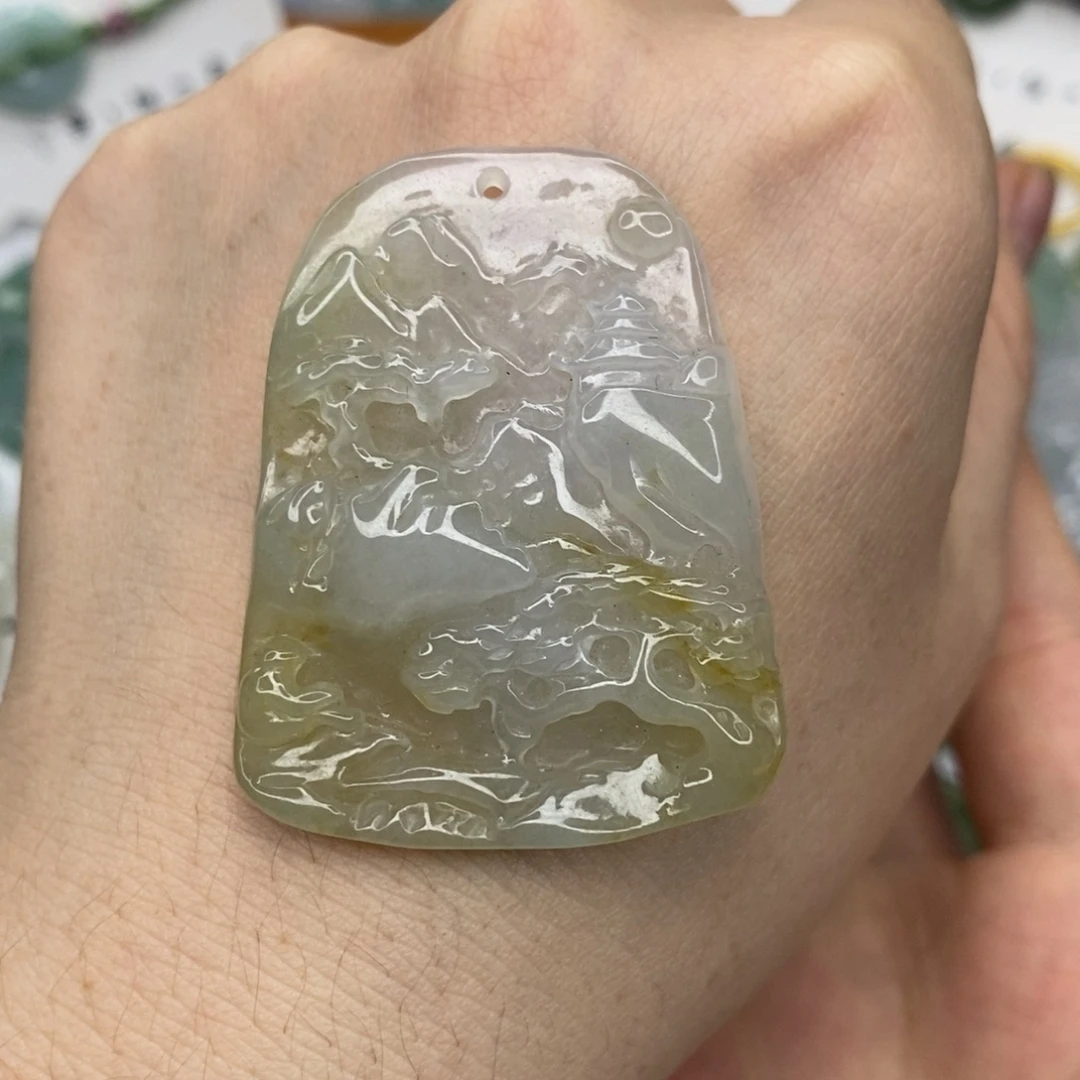 翡翠未镶嵌颈饰山水