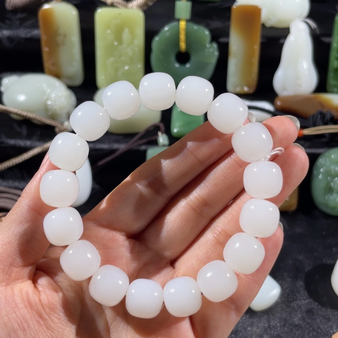 和田玉未镶嵌颈饰手串