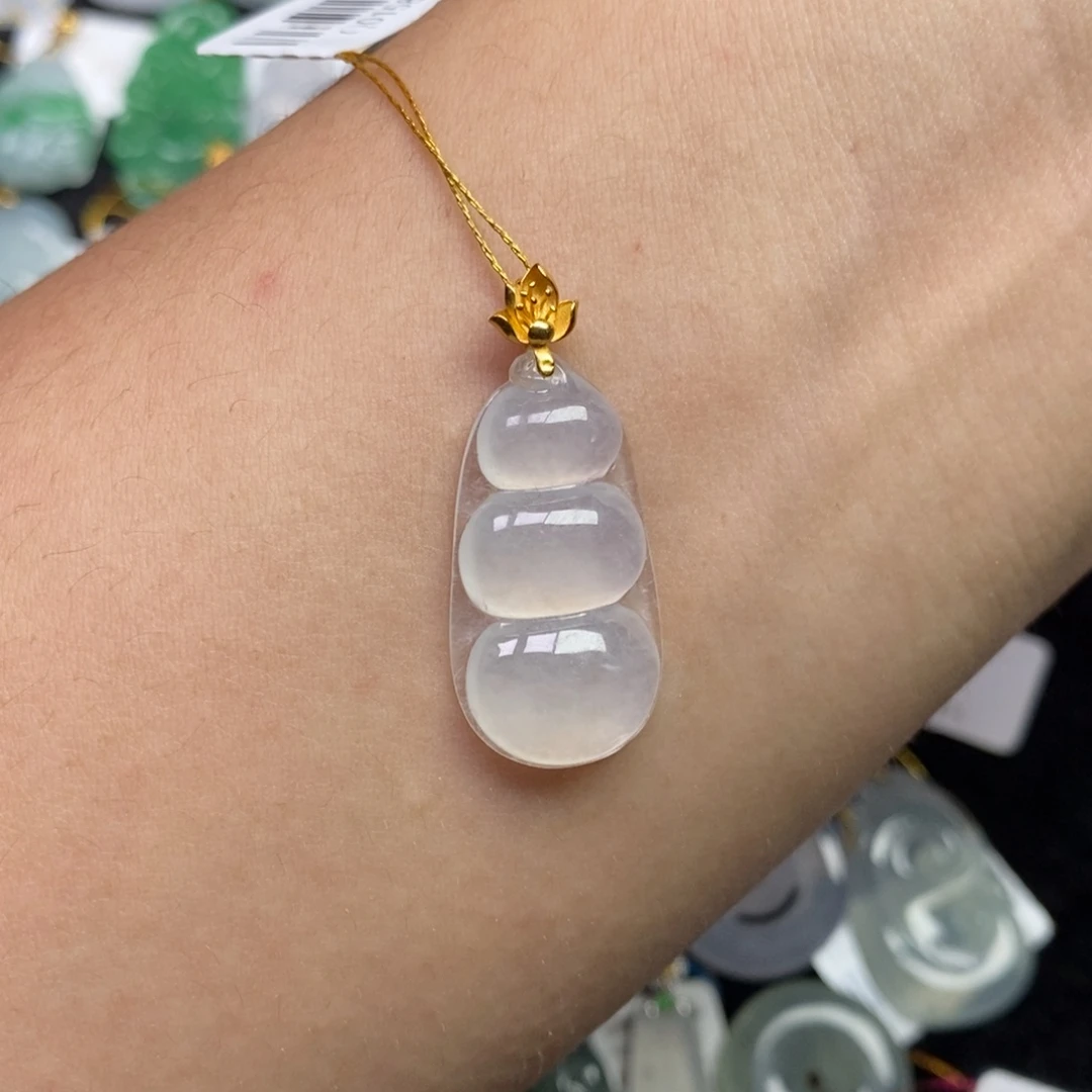 清***新翡翠18K金镶嵌颈饰福豆