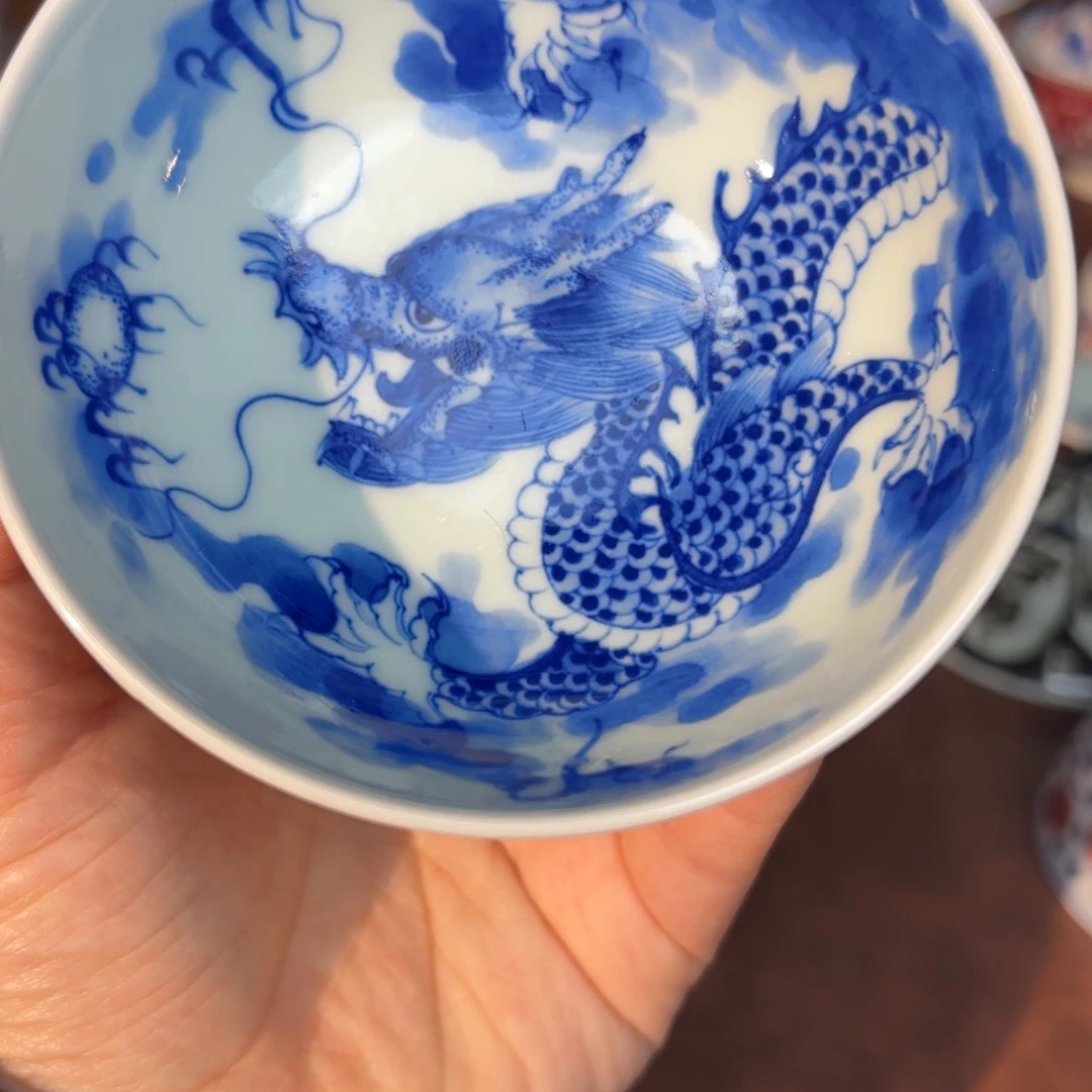 青花手绘穿云龙普洱杯