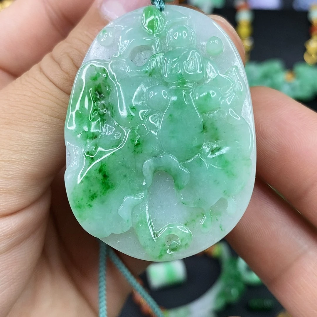 颈饰未镶嵌翡翠吊坠