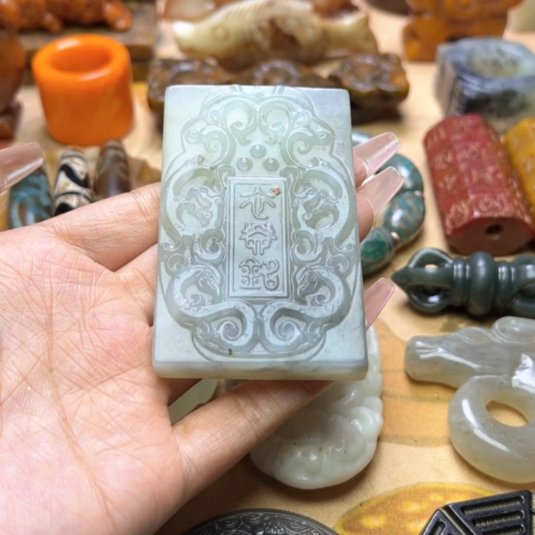 【闪购商品】蛇纹石玉颈饰未镶嵌