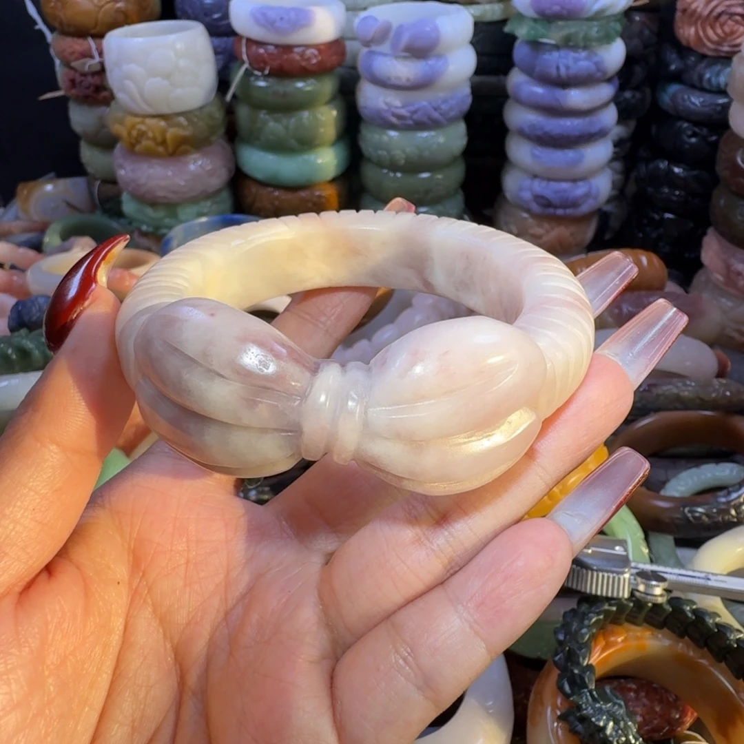 石英质玉（佘太翠）未镶嵌手镯17。61。不退换