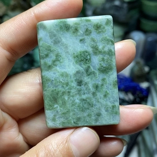 独山玉未镶嵌珠宝半成品
