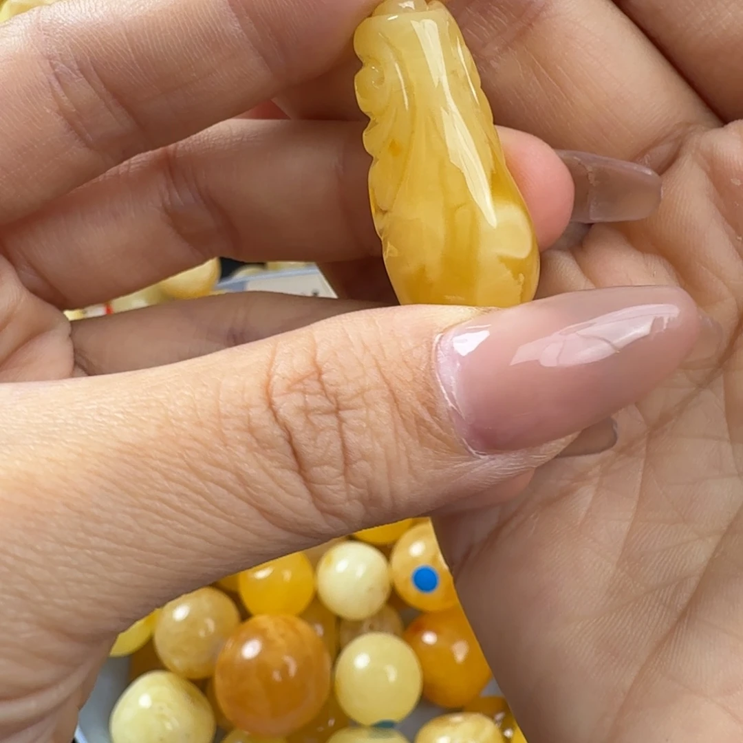 琥珀未镶嵌珠宝奇石