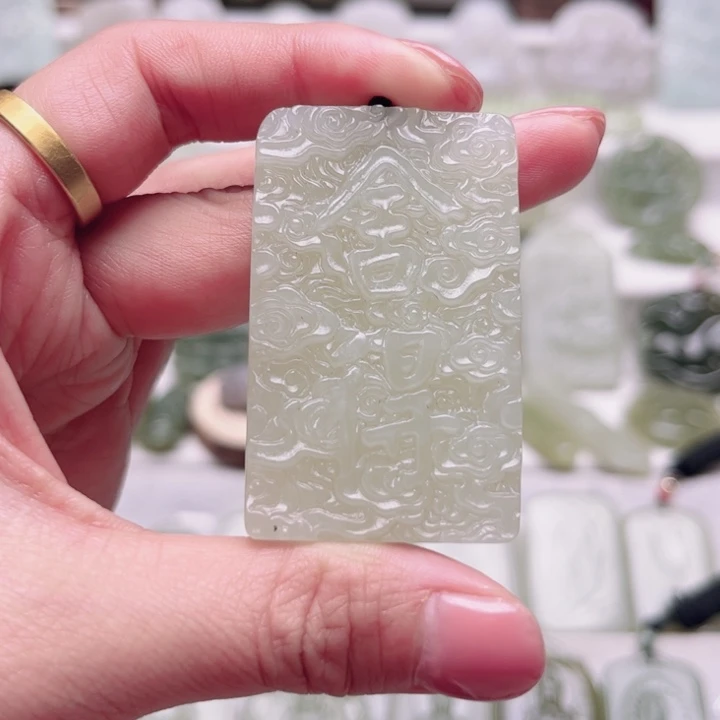 和田玉未镶嵌颈饰