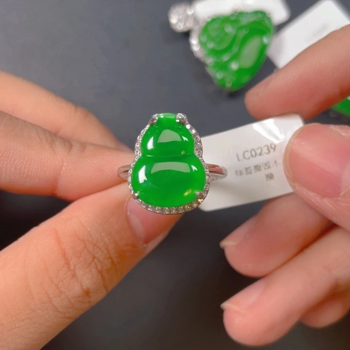 【闪购商品】颈饰银S925镶嵌翡翠翡翠