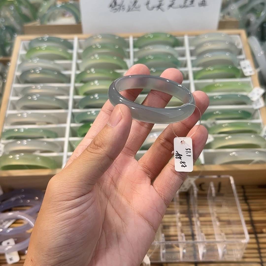 玛瑙/玉髓未镶嵌手镯圈口51.1