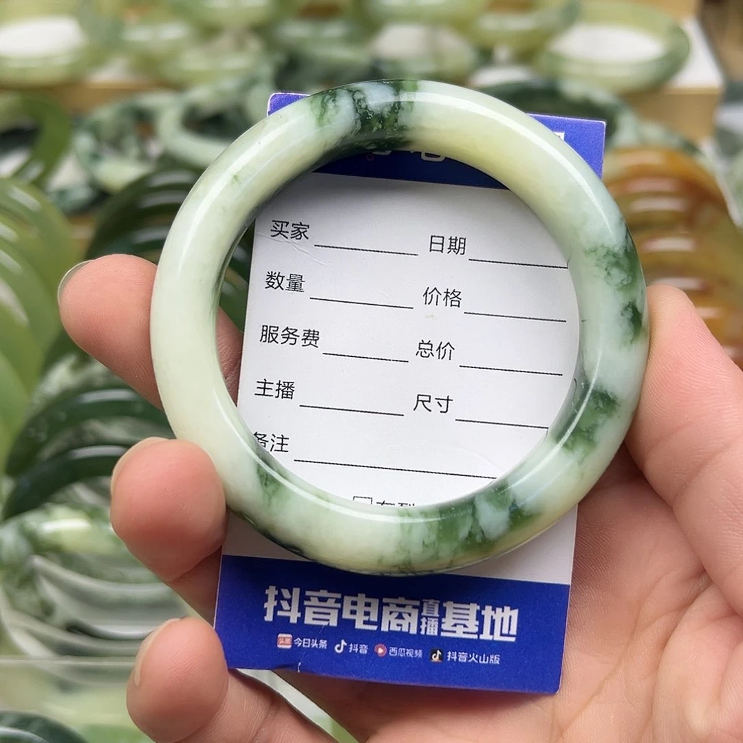 未镶嵌透闪石-蛇纹石玉手镯无****儿
