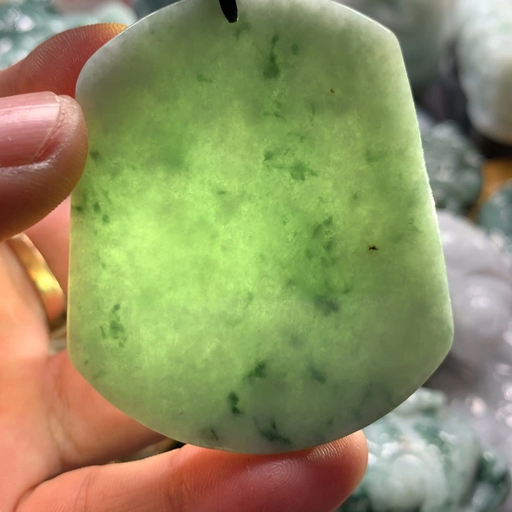 翡翠未镶嵌颈饰保真天然a货翡翠