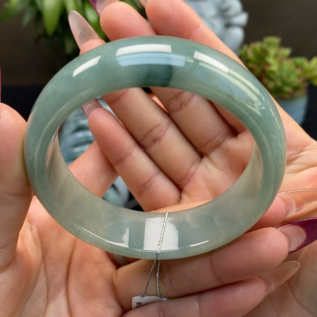 翡翠手镯未镶嵌天然