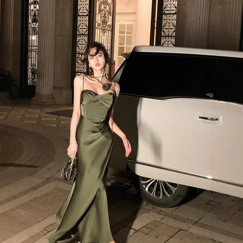 高级感醋酸缎面吊带连衣裙女春季茶歇法式修身显瘦包臀鱼尾长裙子