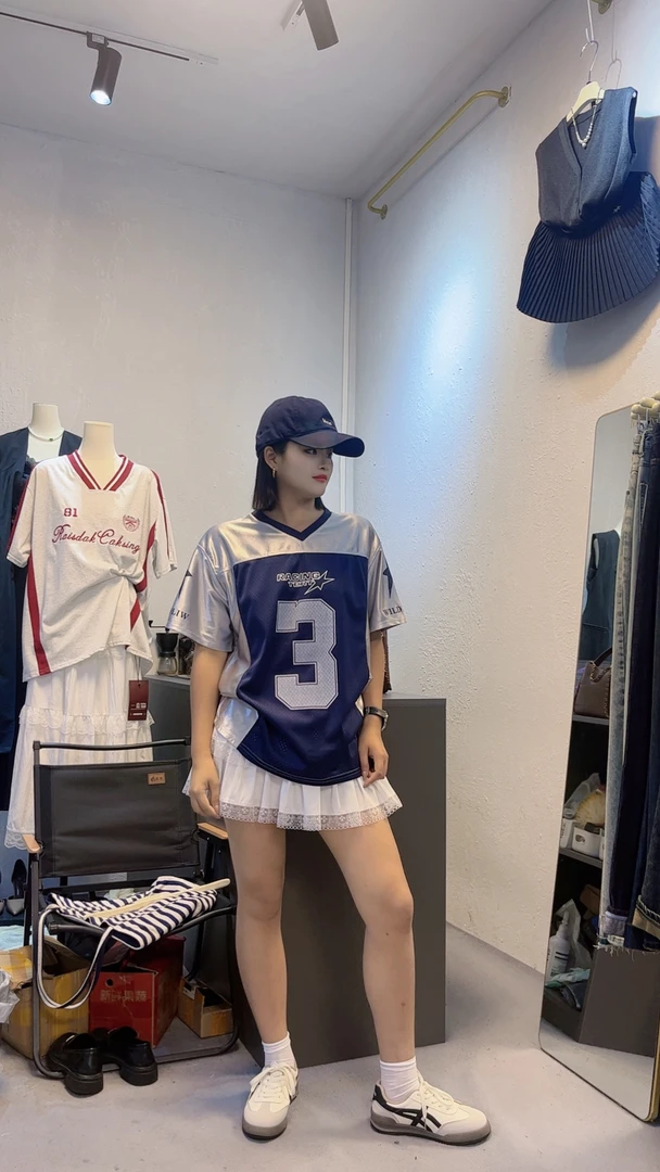 时尚印花运动V领吸汗短袖T恤运动风个性拼接宽松球服