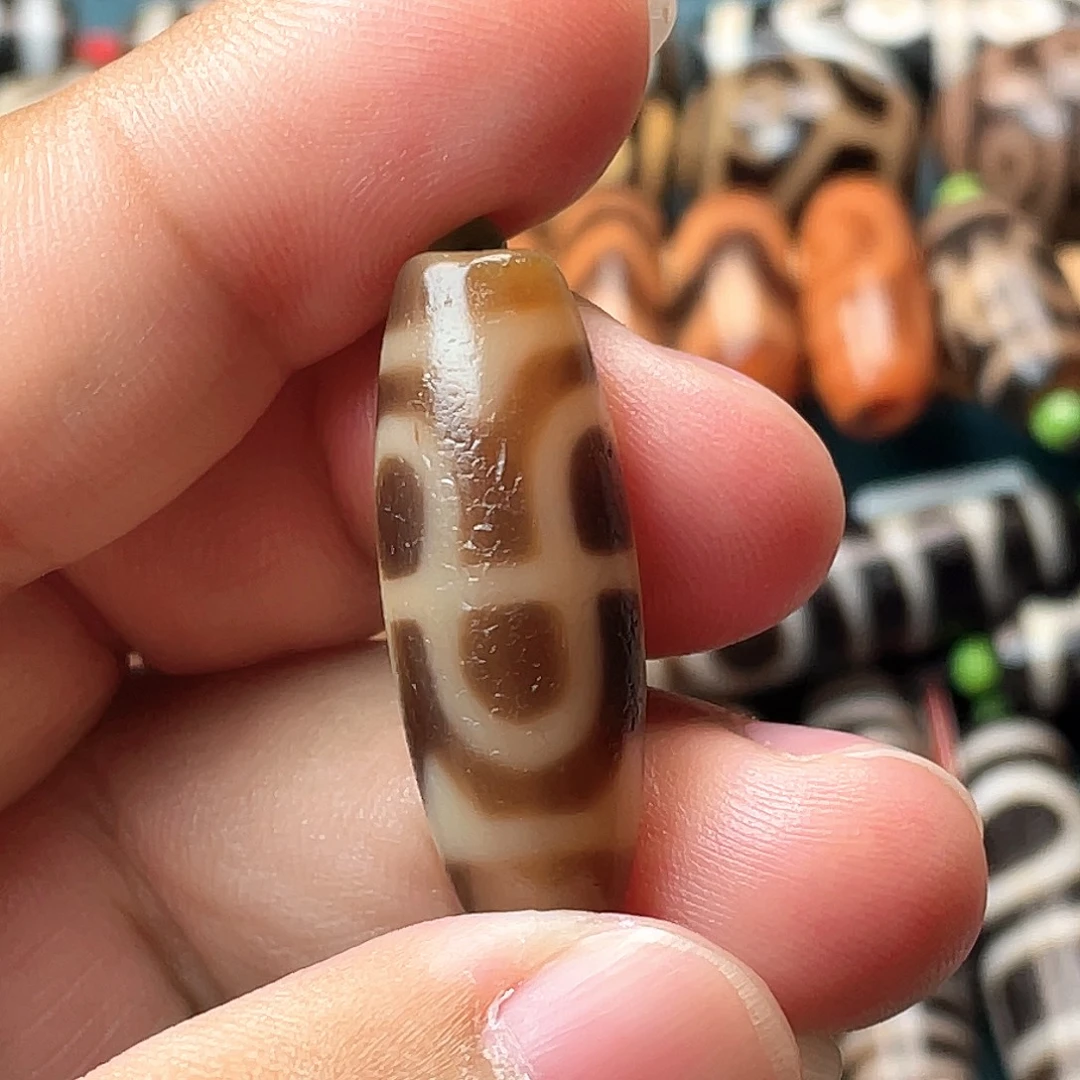 玛瑙/玉髓未镶嵌颈饰小卢虎牙莲花