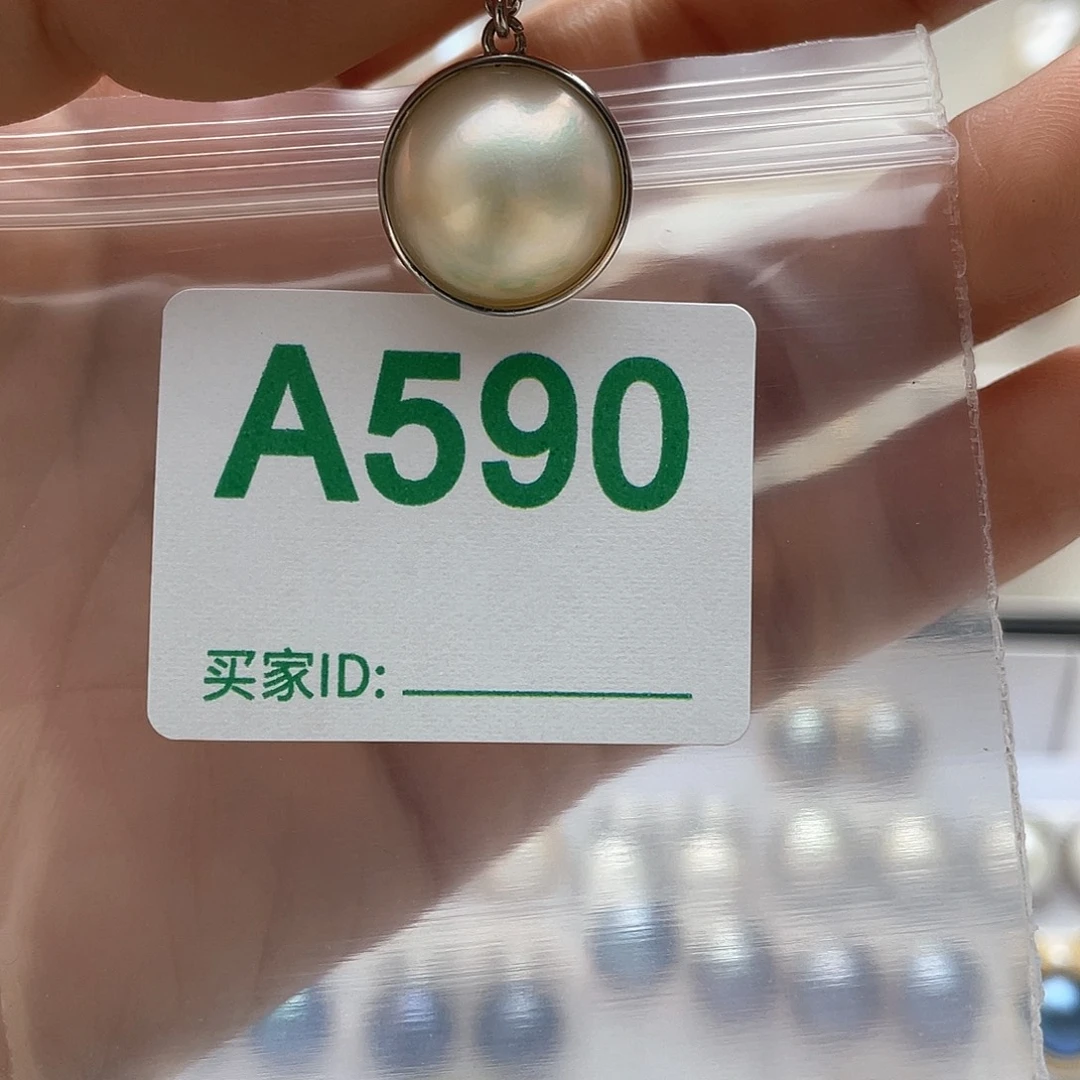 泰***忆未镶嵌淡水珍珠天然珍珠。  漏 漏 漏