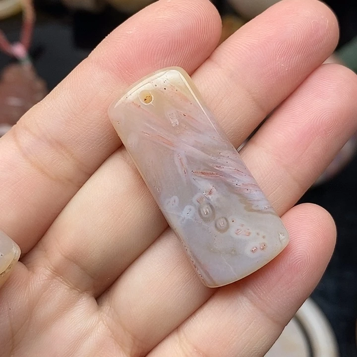 硅化玉未镶嵌颈饰