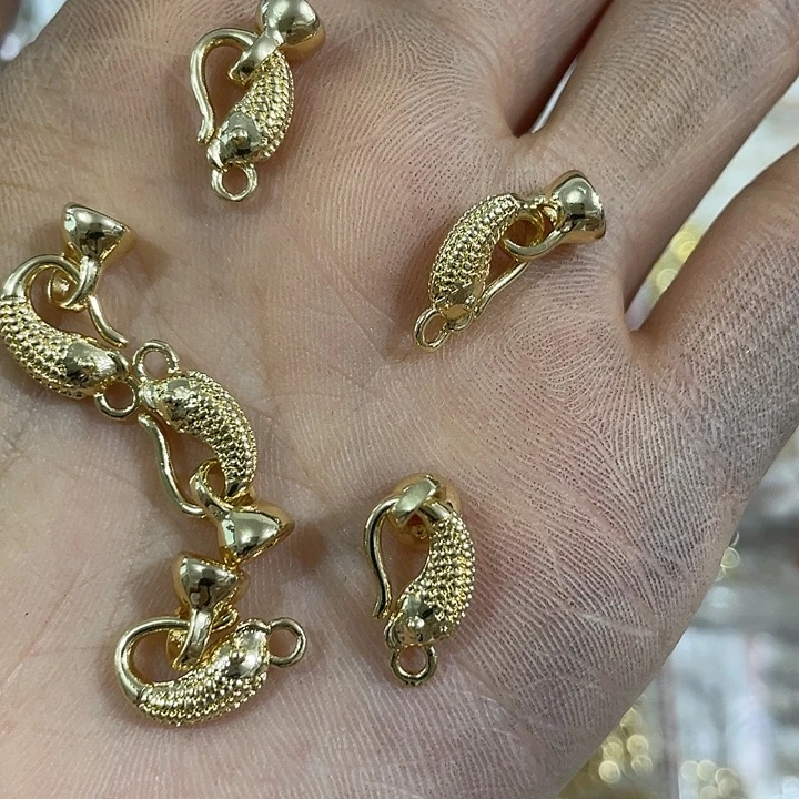 贝壳非金属4个金色小鱼扣