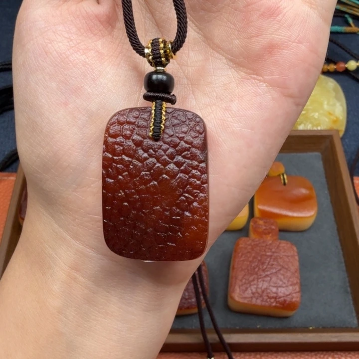 蜜蜡未镶嵌吊坠(赠链)