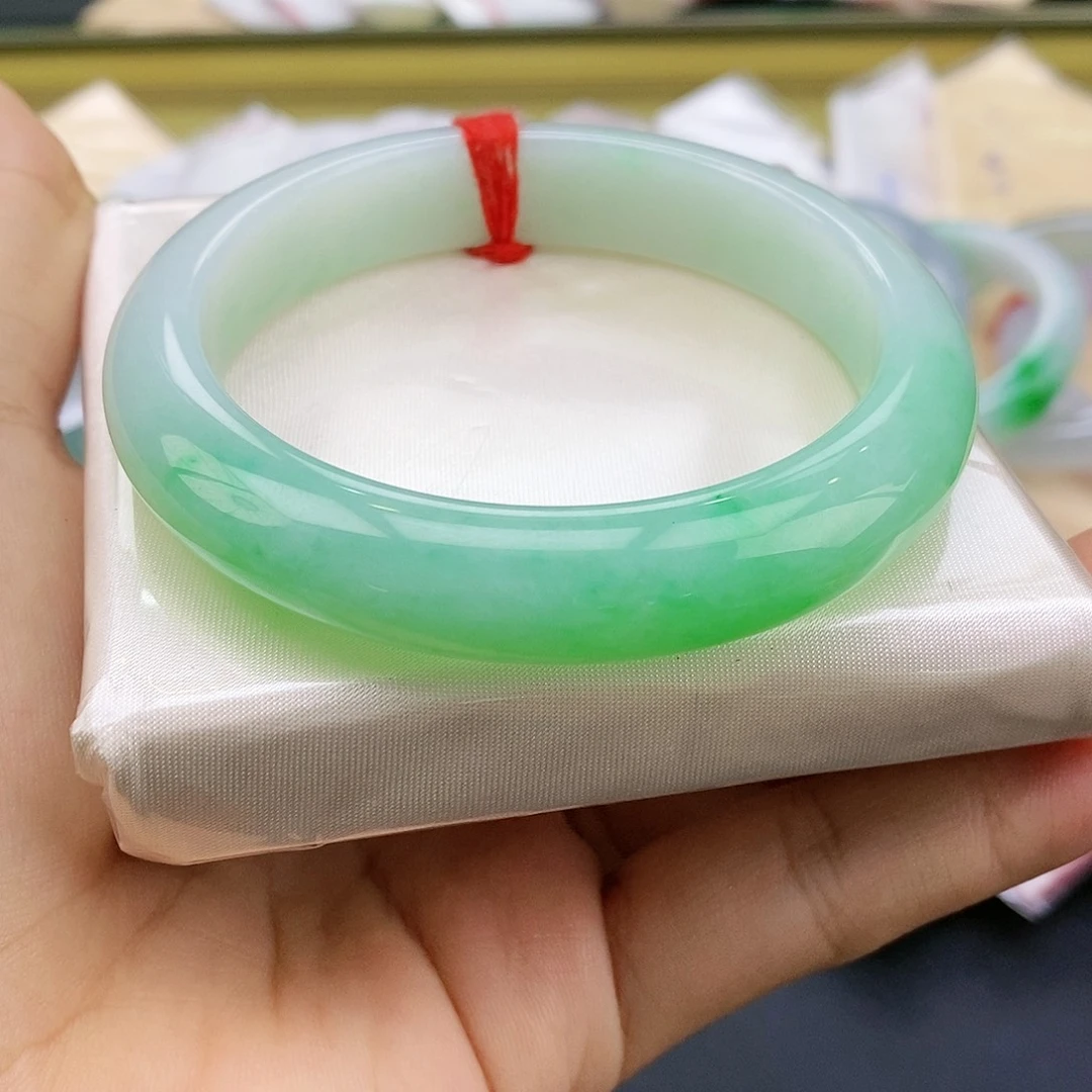 【闪购商品】未镶嵌手镯翡翠