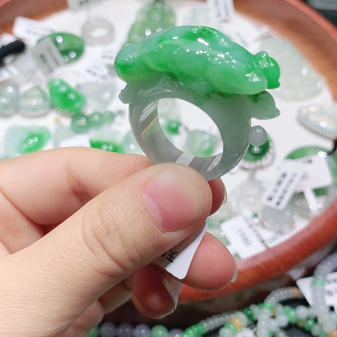 翡翠未镶嵌颈饰缅甸天然A货翡翠