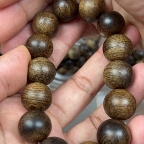 手串沉香丁*哥越南芽庄白棋水波瘤疤