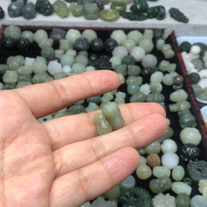 【闪购商品】和田玉未镶嵌颈饰落***车