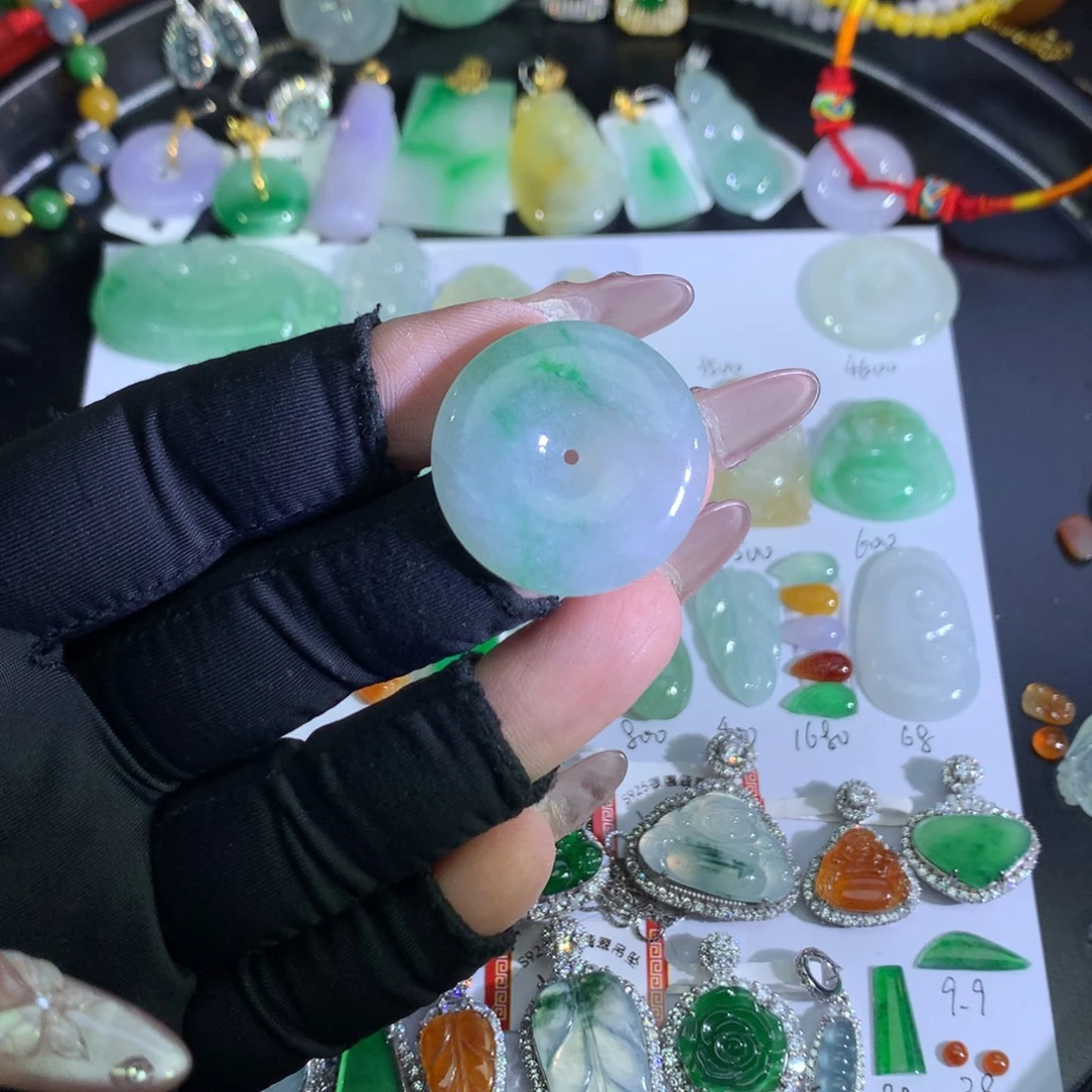 翡翠裸石未镶嵌平安扣