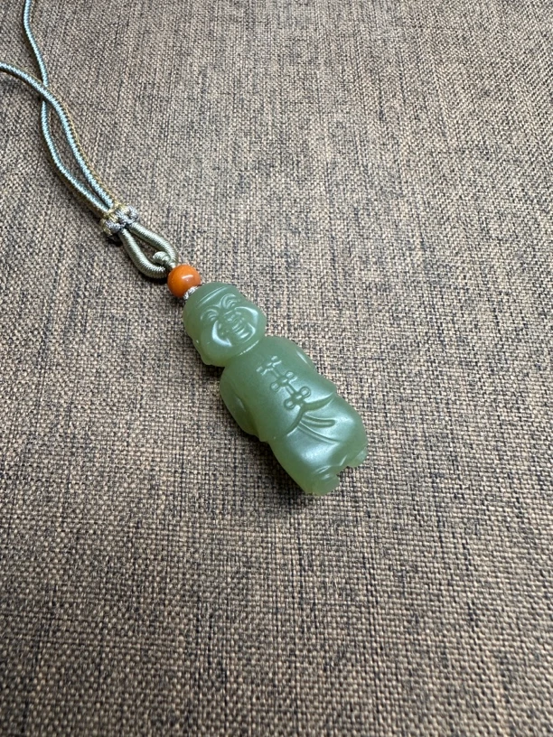 新疆若羌和田玉黄口料黄偏绿色小财主小地主送财童子挂件吊坠挂坠