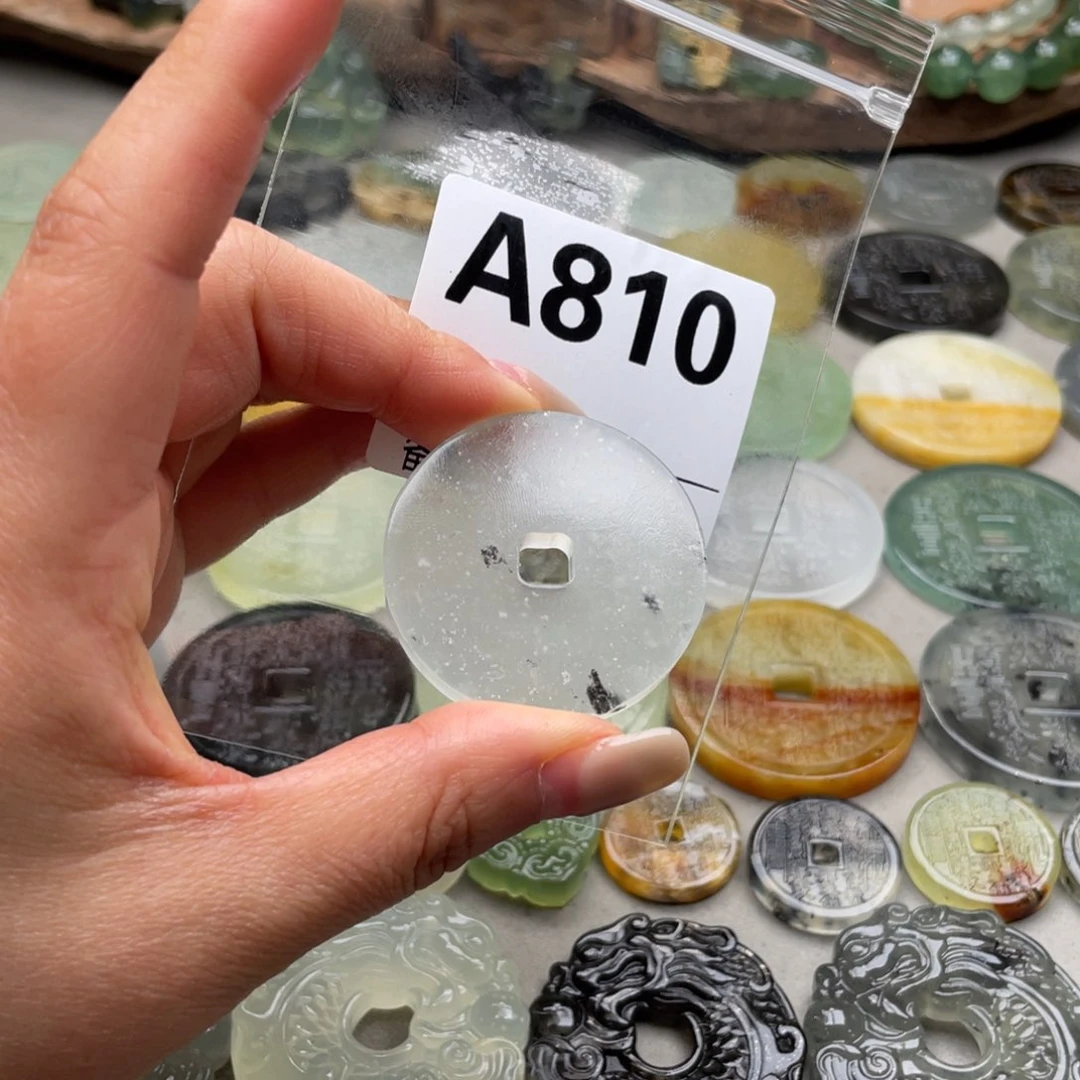 蛇纹石玉未镶嵌颈饰青*