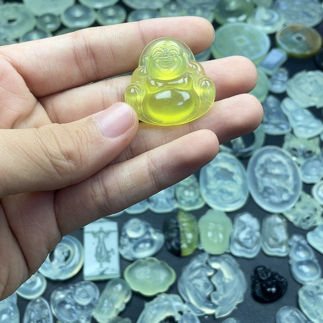 岫玉未镶嵌颈饰佛公