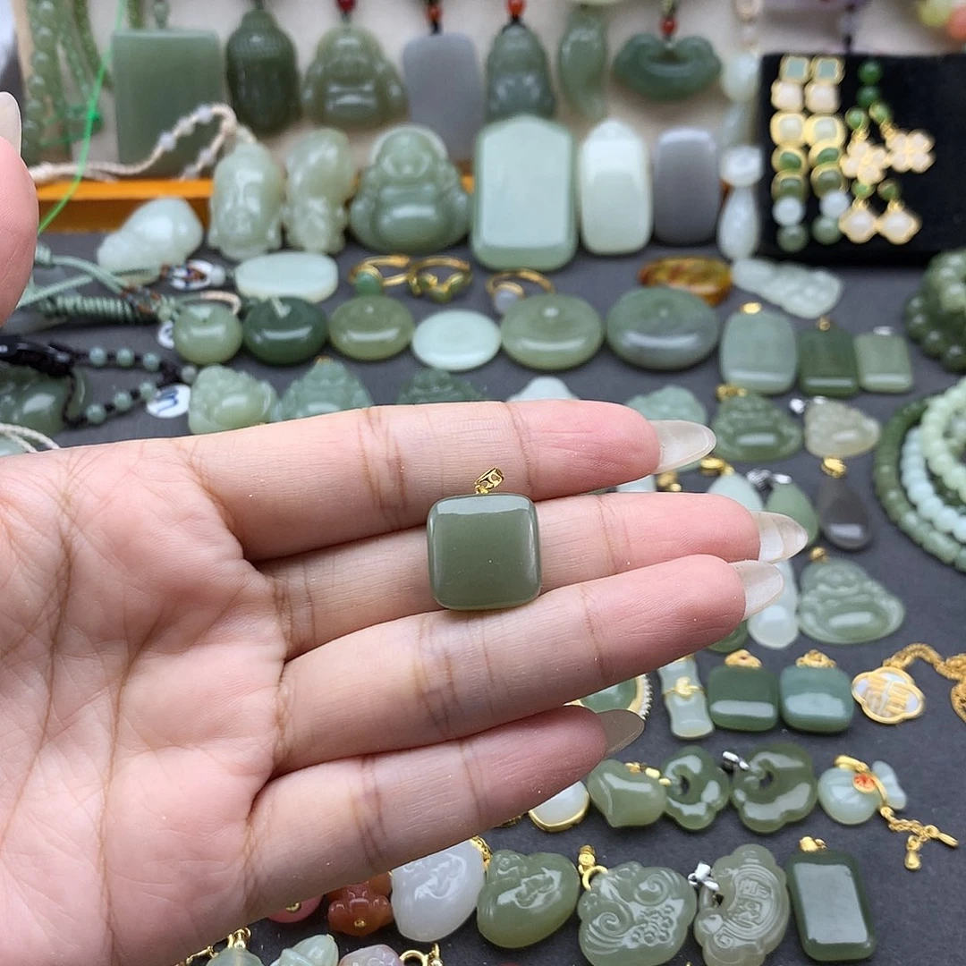吊坠(不含链)18K金镶嵌和田玉