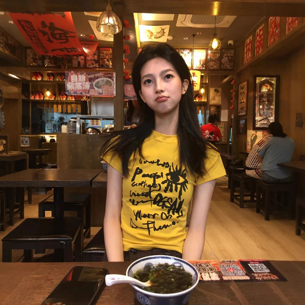 美式辣妹多巴胺黄色正肩短袖T恤女夏季2025新款修身显瘦短款上衣