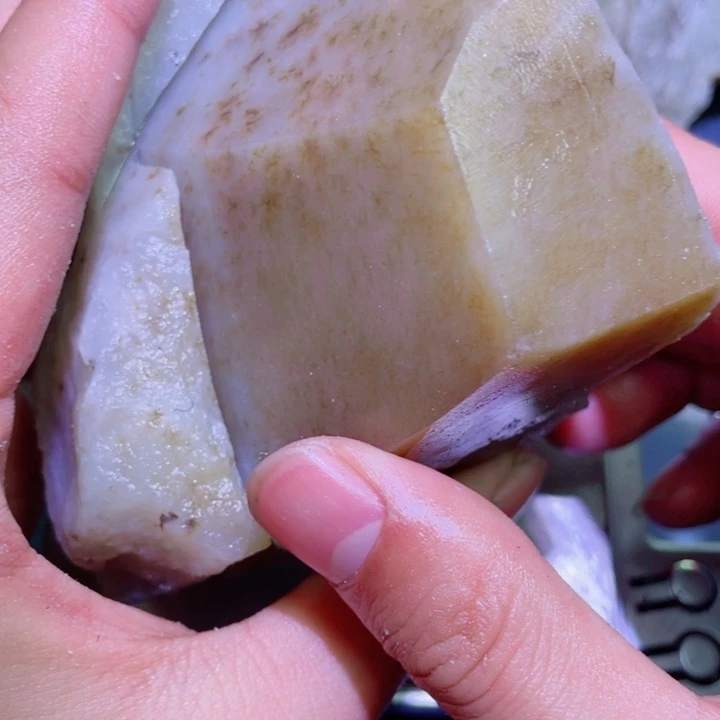 和田玉未镶嵌珠宝半成品