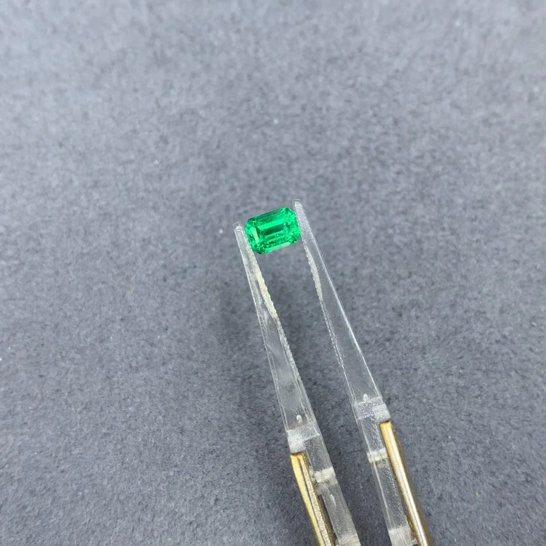 裸石祖母绿0.56ct 极光祖母绿 AIGS 微油