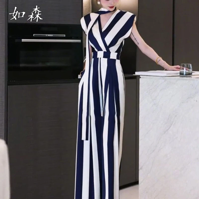 时尚连身裤新款2025夏季薄款气质连身装V领条纹高腰阔腿连身裤女