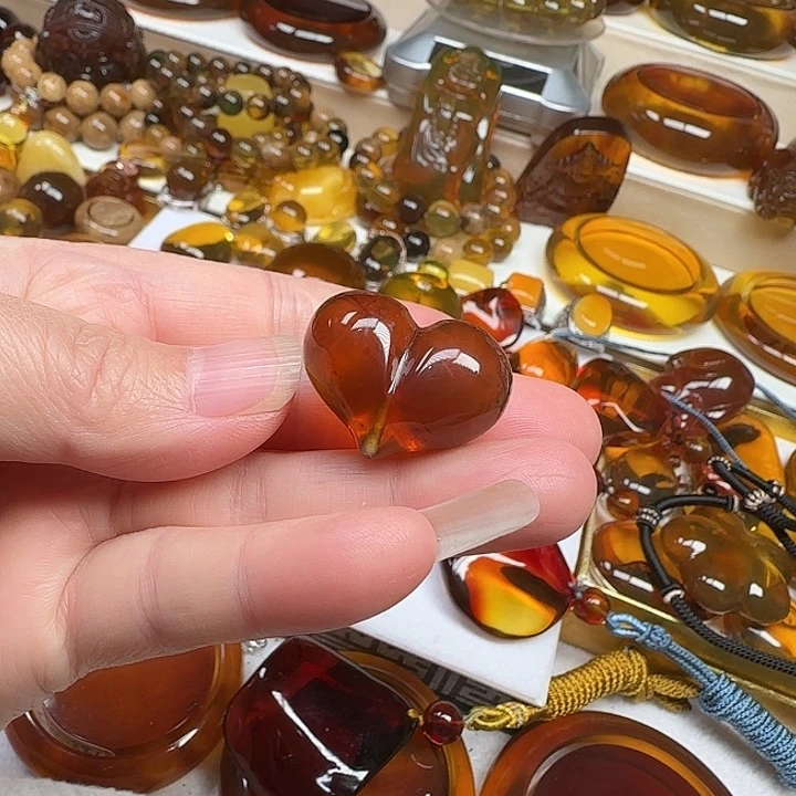 琥珀颈饰未镶嵌天然缅甸琥珀屁桃心吊坠5克