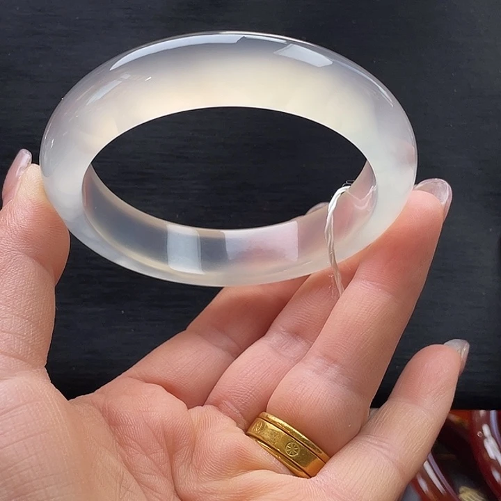 玛瑙/玉髓未镶嵌手镯61.2