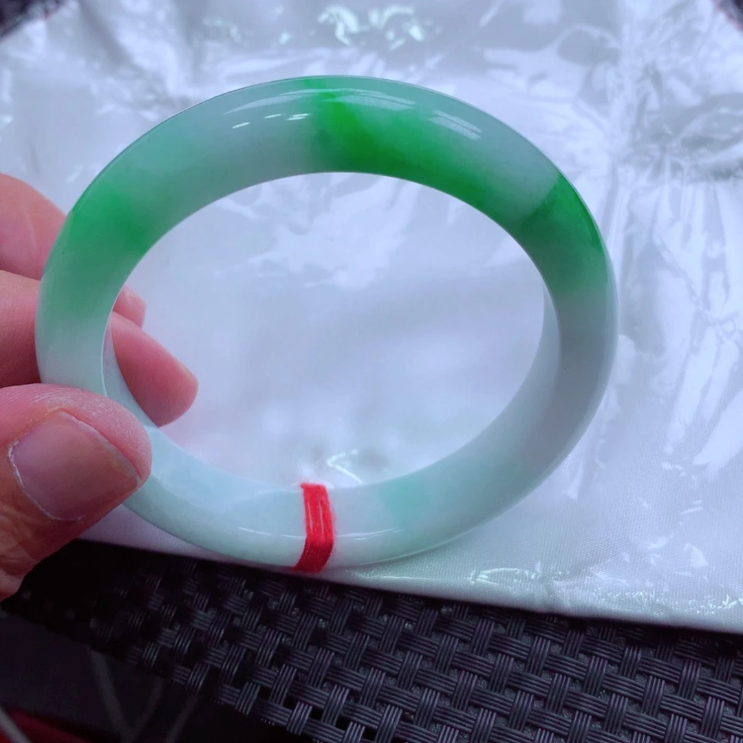 翡翠未镶嵌手镯翡翠