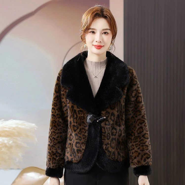 981冬季年轻款短款时尚洋气保暖豹纹外套女