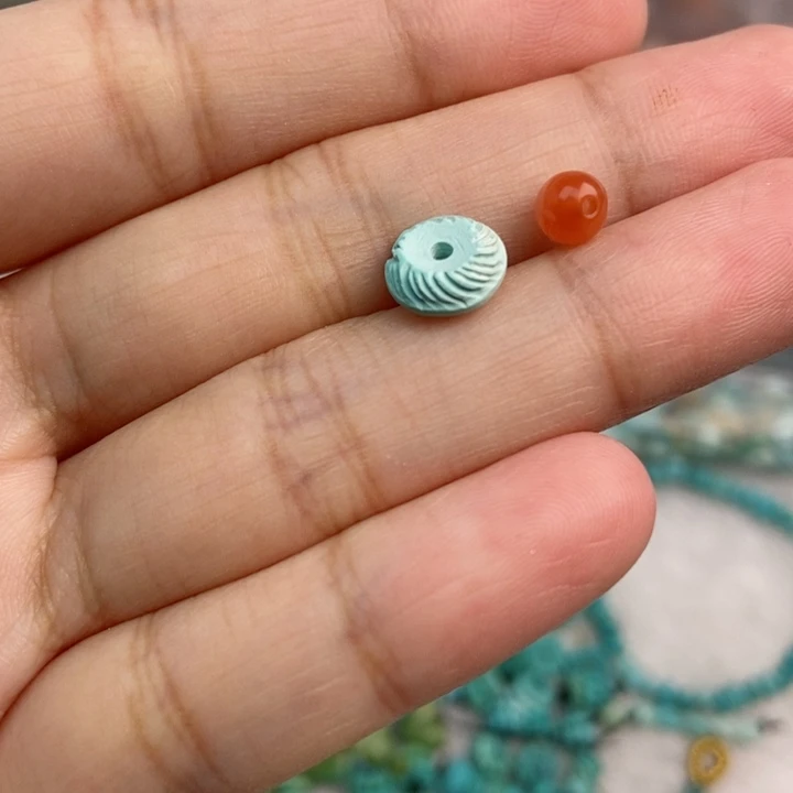 南红玛瑙未镶嵌珠宝奇石