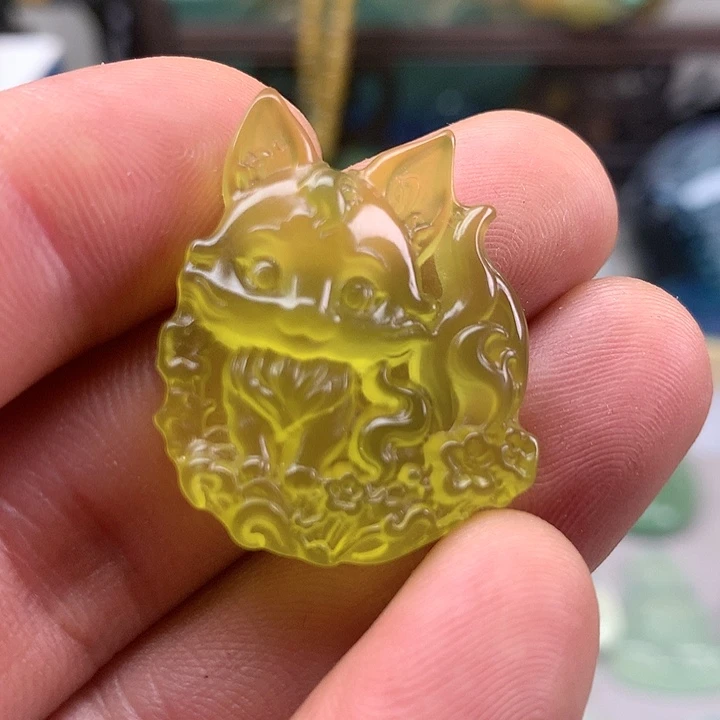 蛇纹石玉挂坠未镶嵌