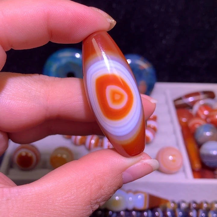 用***0玛瑙/玉髓未镶嵌颈饰