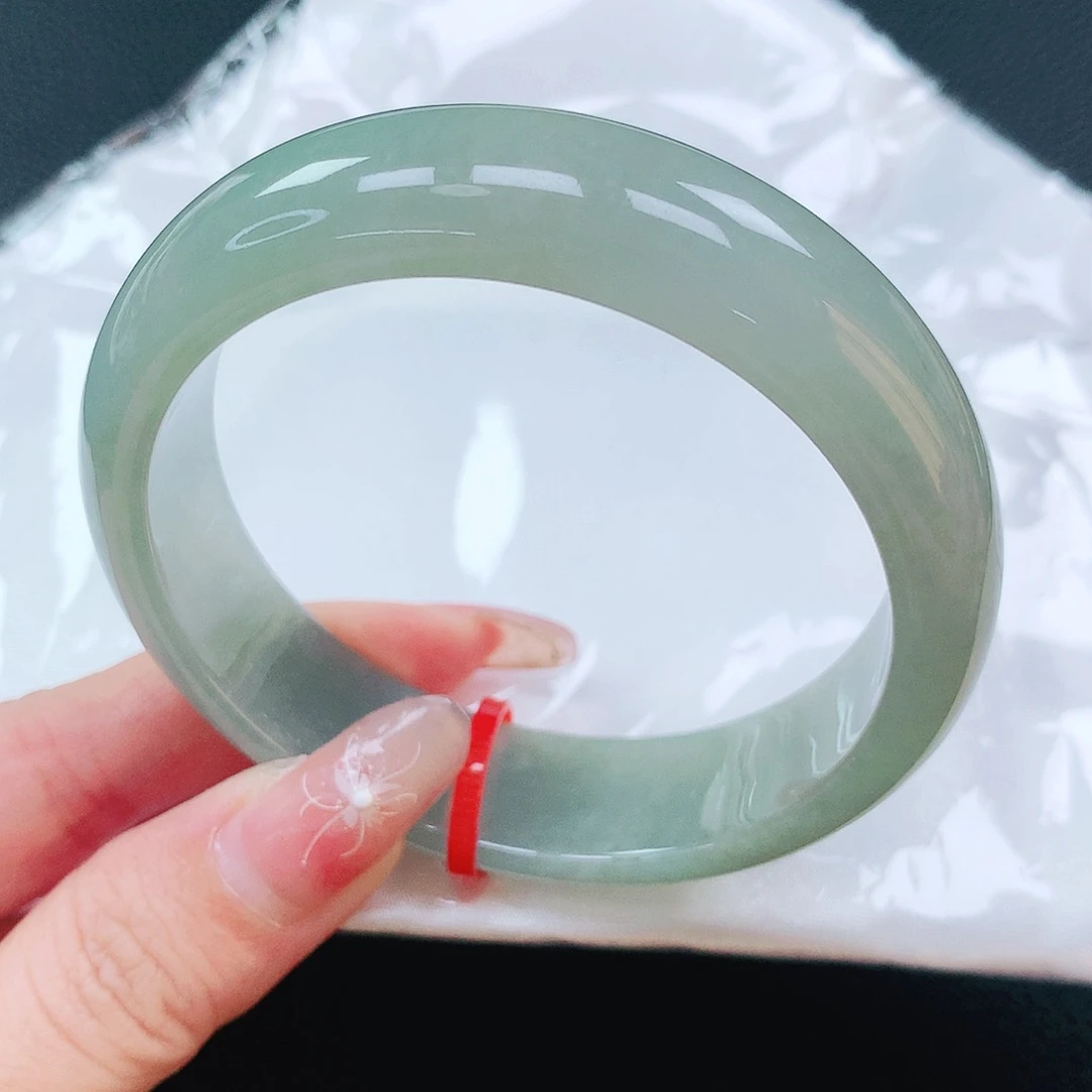 翡翠手镯未镶嵌57圈