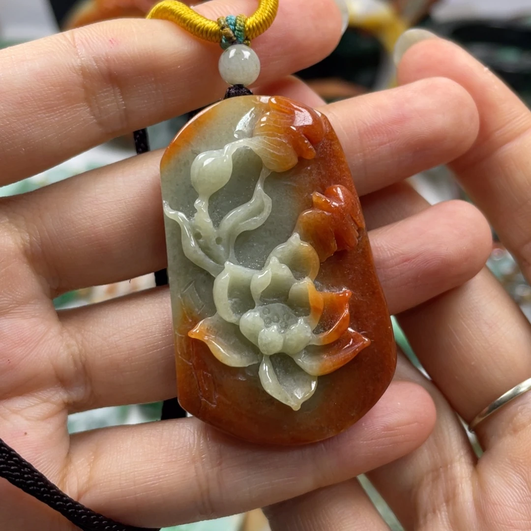 醒***婆颈饰未镶嵌翡翠牌子