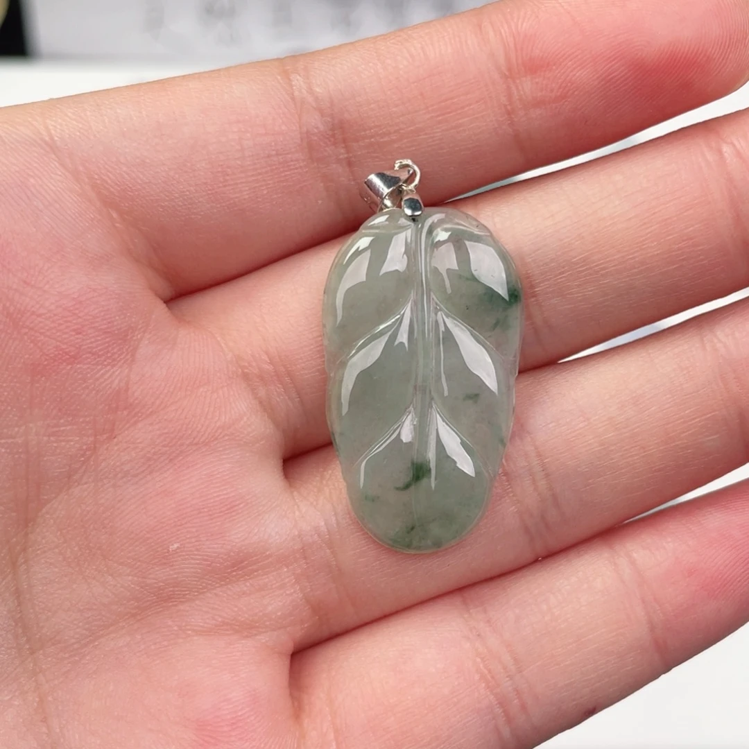 翡翠未镶嵌颈饰叶子