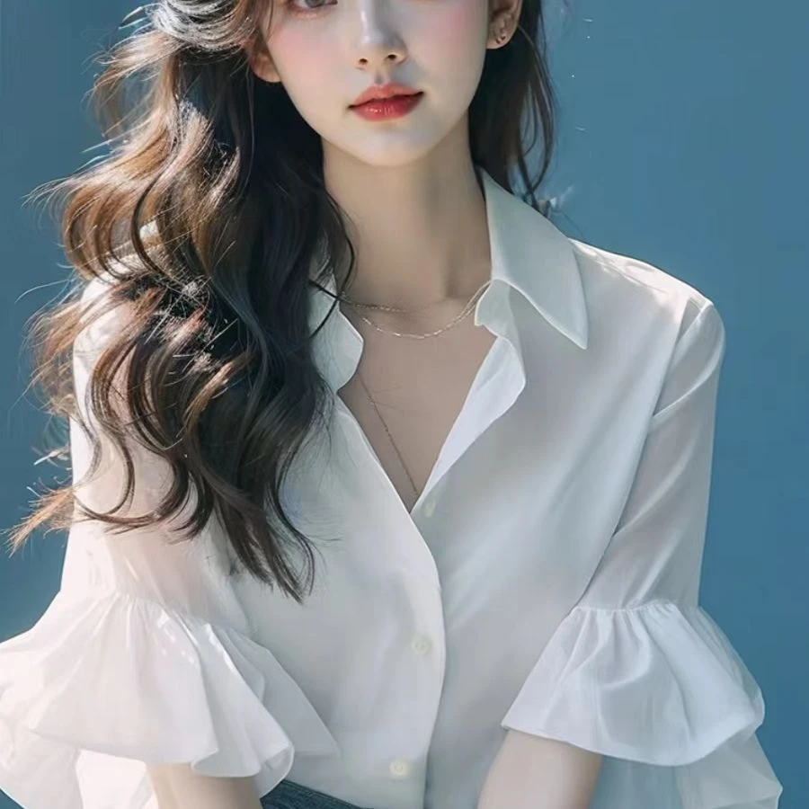 法式高级感超好看新款别致绝美上衣香风高端轻白色荷叶衬衫女夏